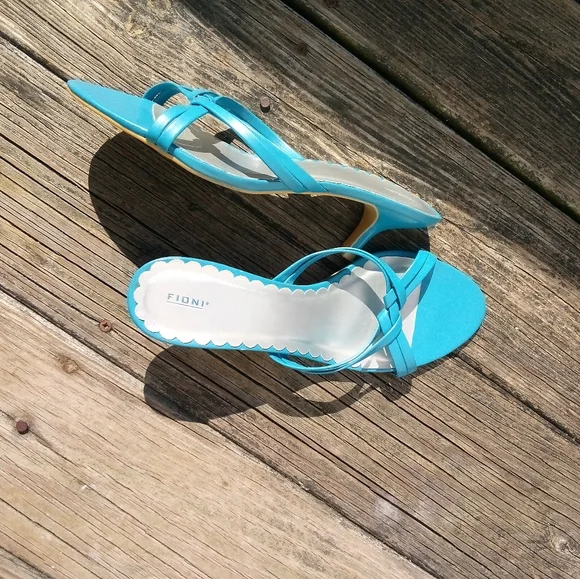 Fioni Strapless Heels - Picture 3 of 15